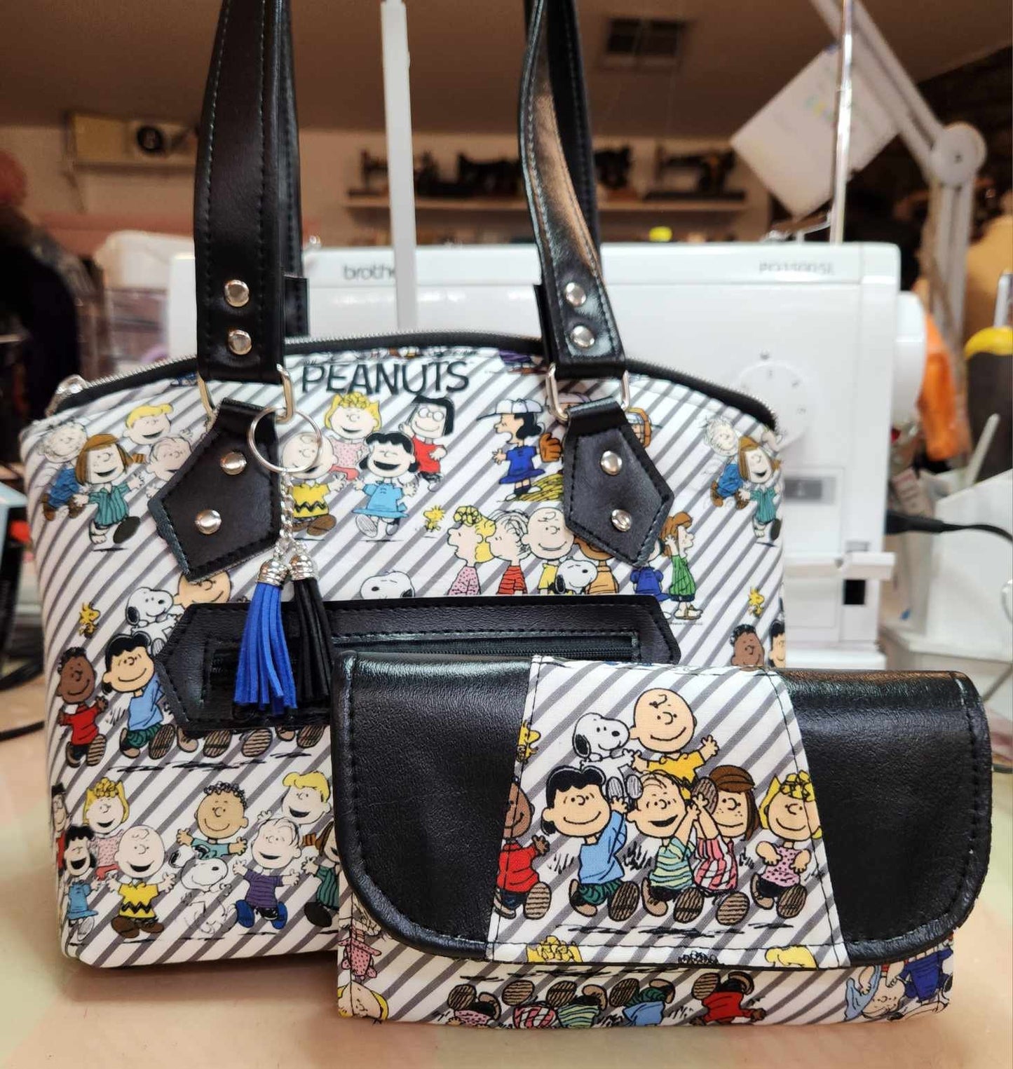 Peanuts Gang Domed Handbag