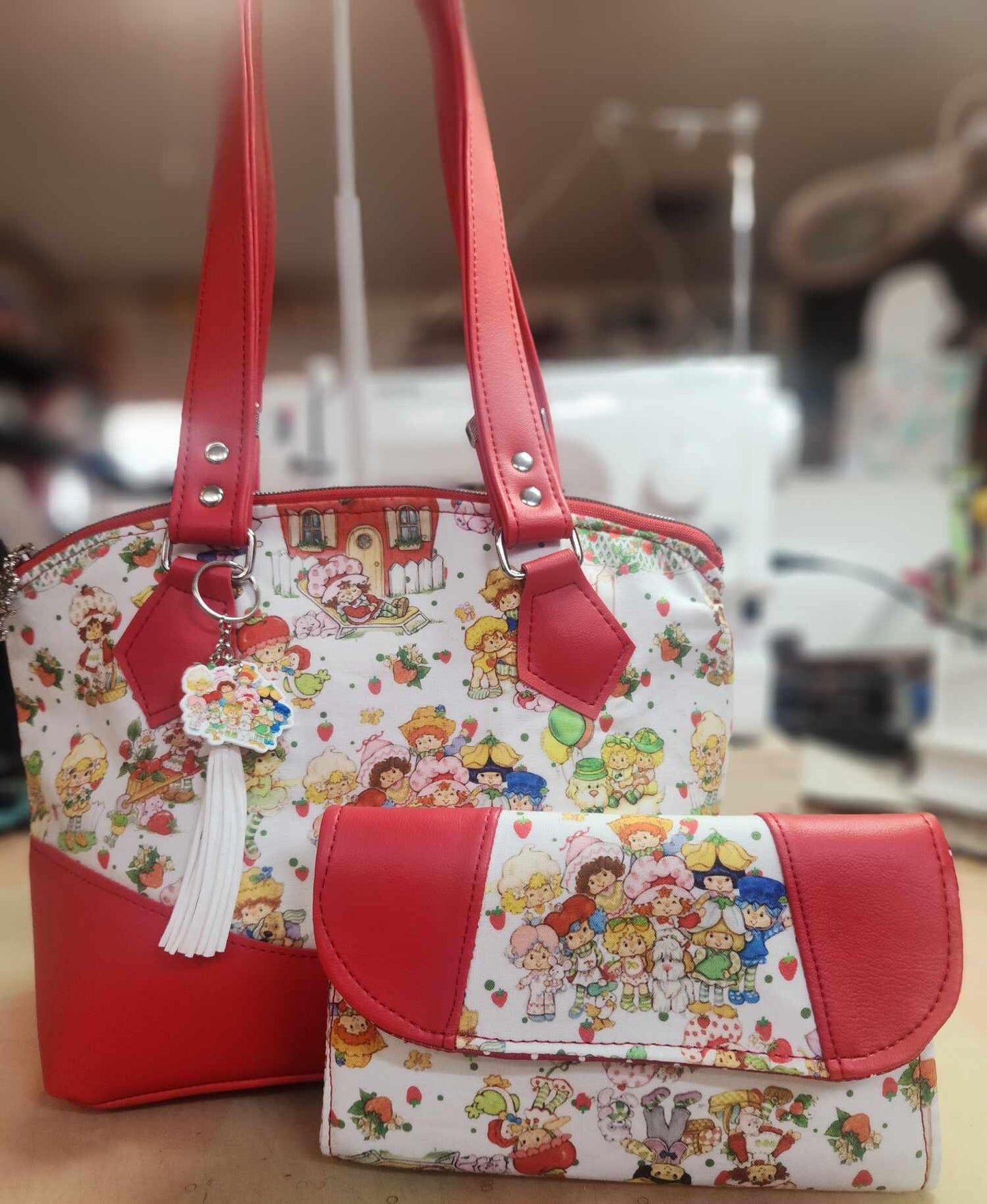 Scented Option! Strawberry Friends Domed Handbag