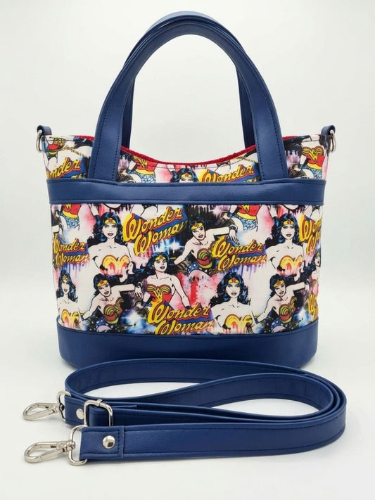 Wonder Woman Bow Front Handbag