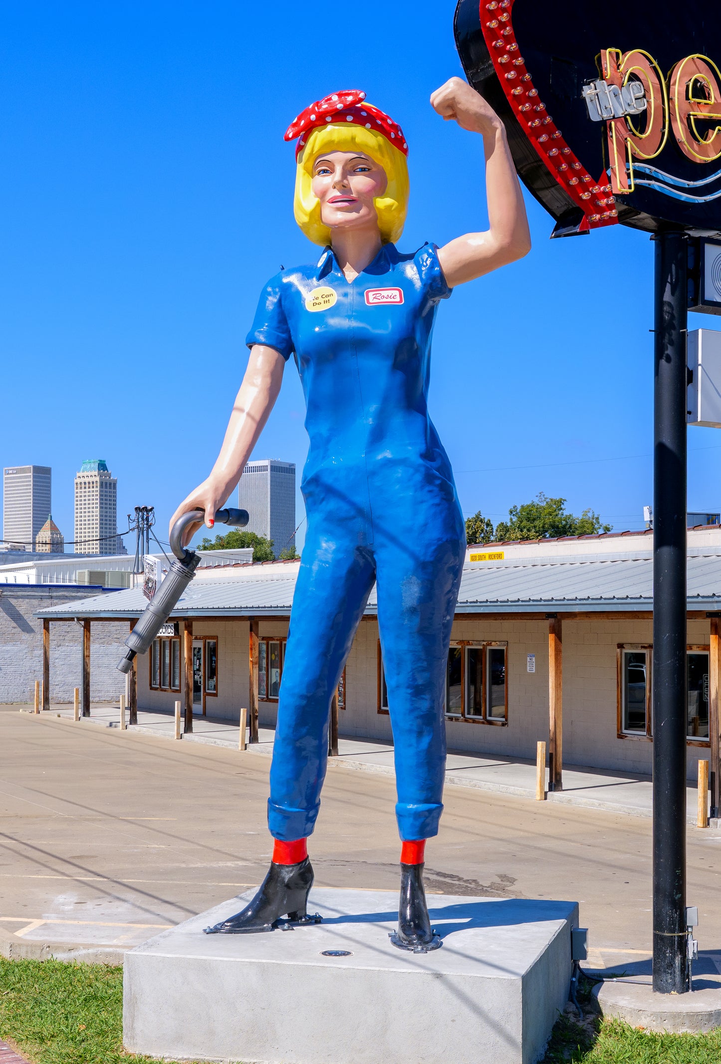 Buck Atoms Land of the Giants Route 66 Tulsa Fanny Pack Sling Pack