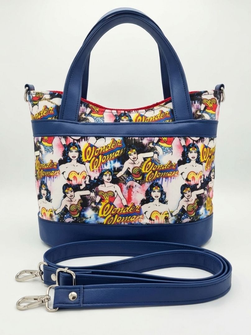 Wonder Woman Bow Front Handbag