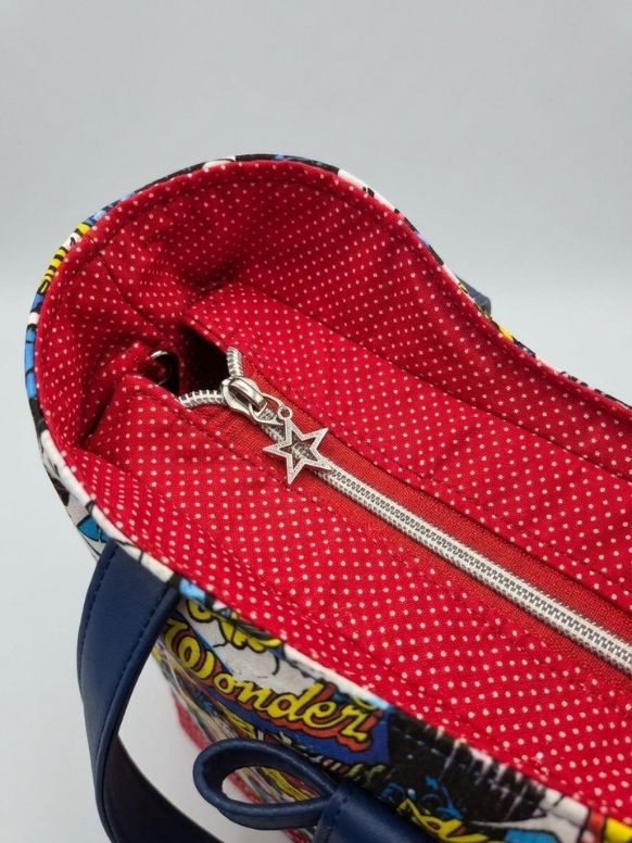 Wonder Woman Bow Front Handbag