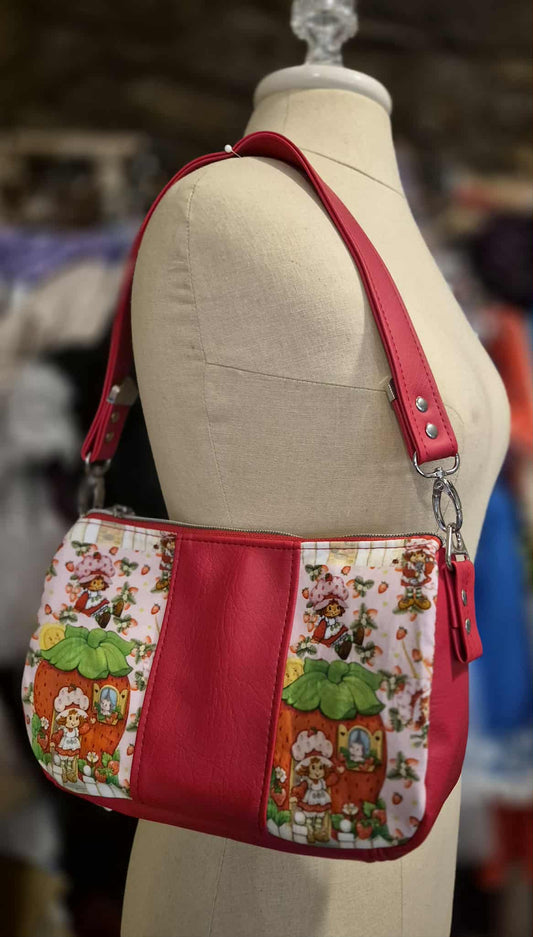 READY TO SHIP! 80's Strawberry Girl Baguette Shoulder Bag
